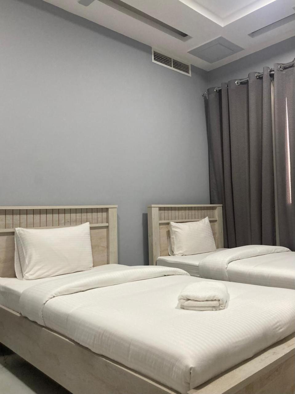 Paris Furnished Apartments - Tabasum Group อัจมาน ภายนอก รูปภาพ